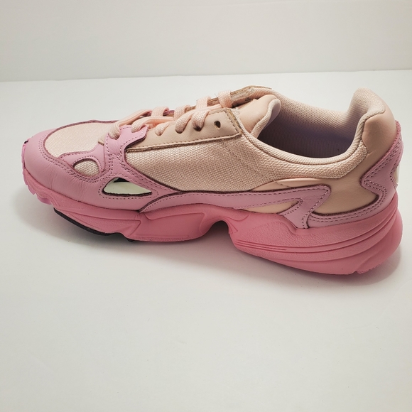 Adidas sneaker 7.5 - Picture 2 of 7